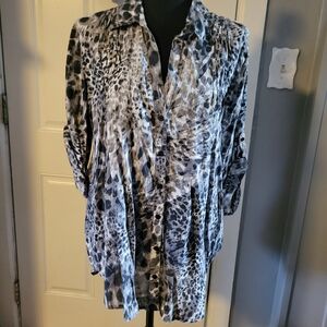 Gloria Vanderbilt Black and Gray Button Down Shirt